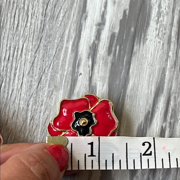 Escada Vintage red enamel poppy clip-on earrings - Picture 6 of 9